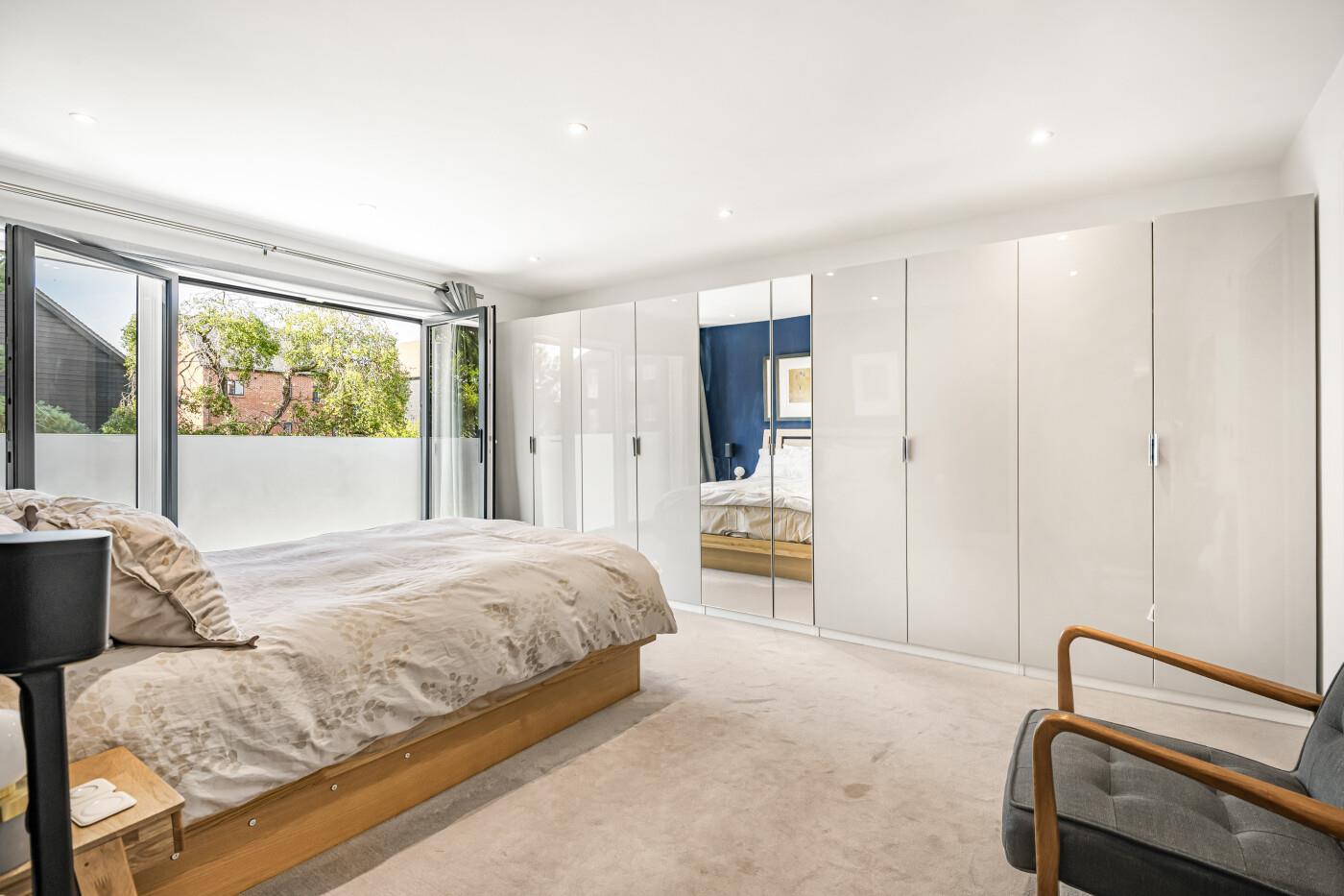 Flint Close, Rotherfield Greys, Henley-On-Thames